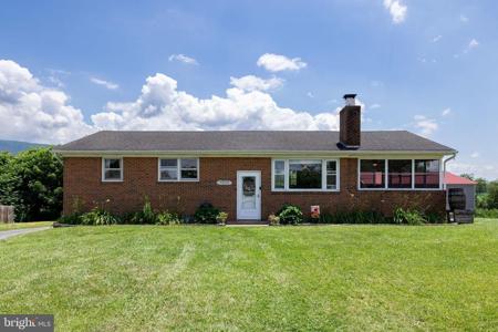 5226 DOGWOOD DRIVE