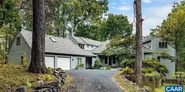 284 SHINGLE OAK LN