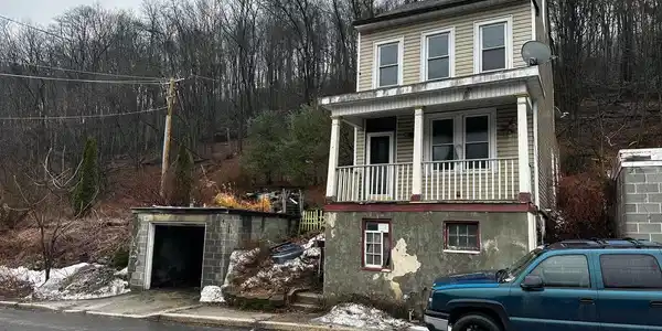 415 PEACOCK STREET