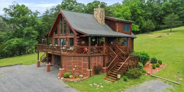 141 ROSE PATCH DRIVE
