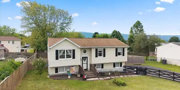 45 GREENLEAF ROAD