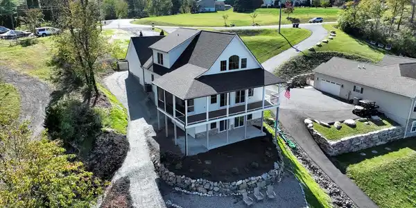1527 PINTO COVE