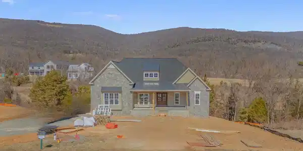 10 STOCKTON CREEK LN