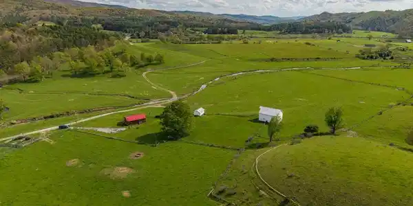 83 HILL COUNTRY ROAD