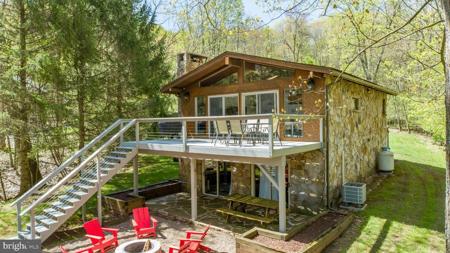 636 PARADISE HEIGHTS