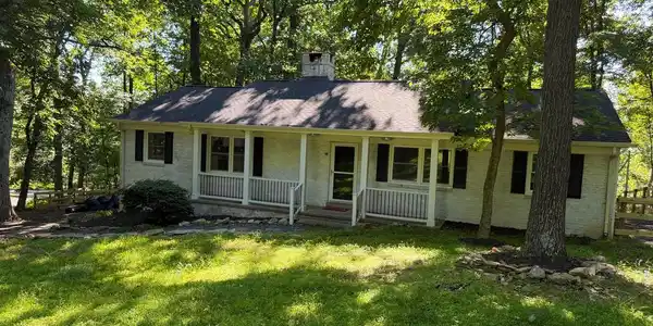 1901 RIDGE ROAD