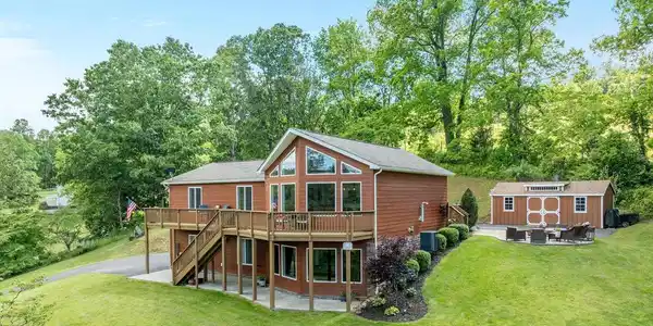 1439 FIERY RUN ROAD