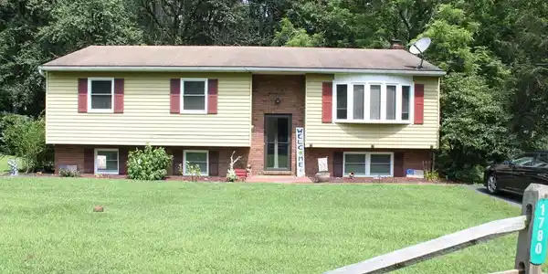 1780 SUNNYHILL LANE