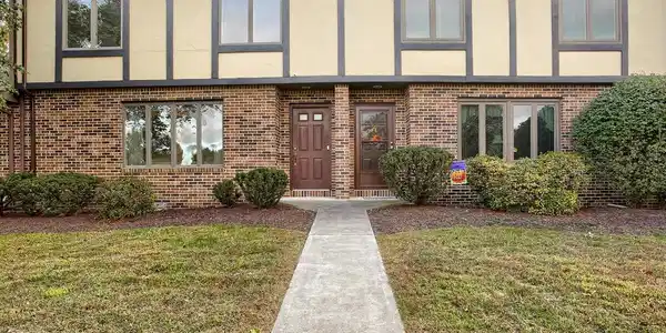 3877 SARAYO CIRCLE