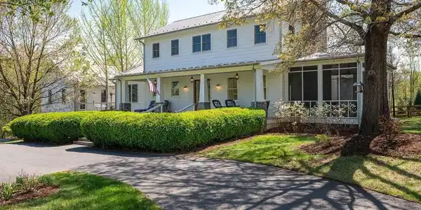 6877 HARVEST FARMS LN