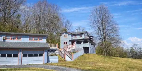 777 GLENGARY ROAD