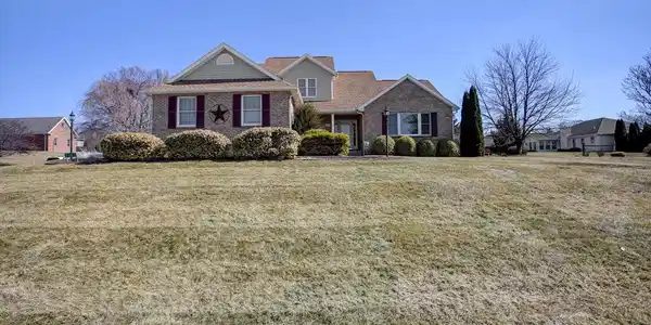 7107 FAIRWAY DRIVE