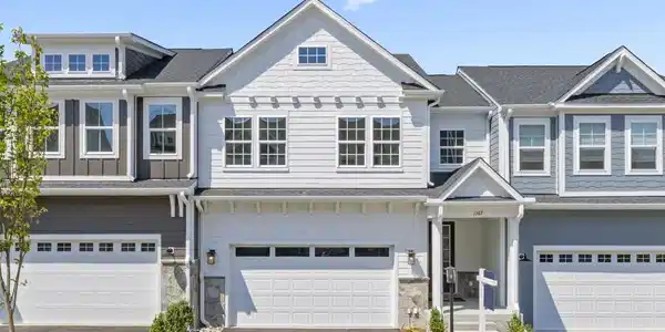 1367 LACONIA LN