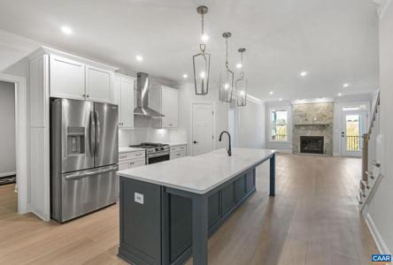 1351 LACONIA LN