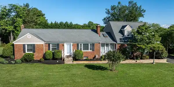 650 YOWELL DRIVE