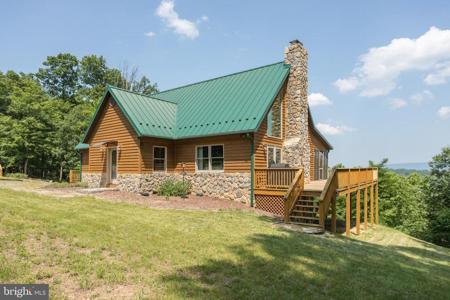 2020 QUAINT ACRES LANE