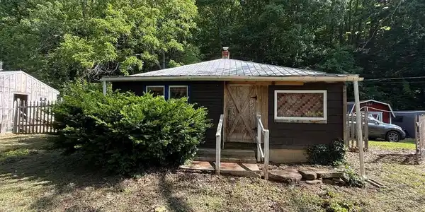 5994 MOUNT FREEDOM DRIVE