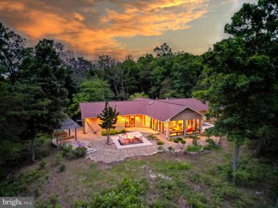 302 FOX RUN ROAD