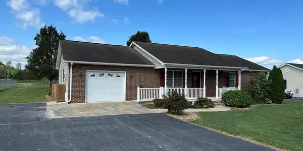 512 CREEKSIDE DRIVE
