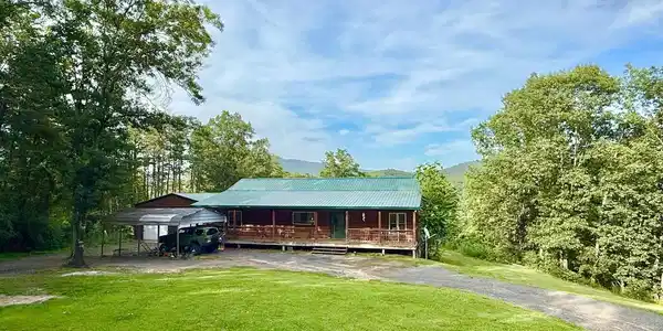 560 PIN OAK ROAD