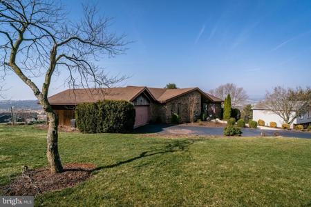 368 BROADMOOR LANE