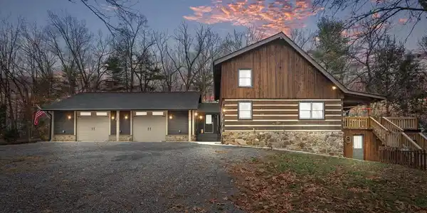 625 TWIN FLOWER LANE