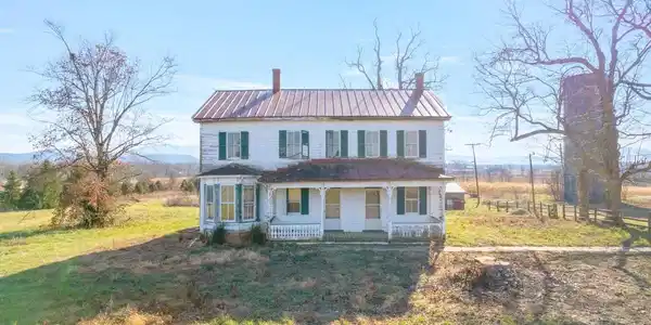 389 SHALOM RD