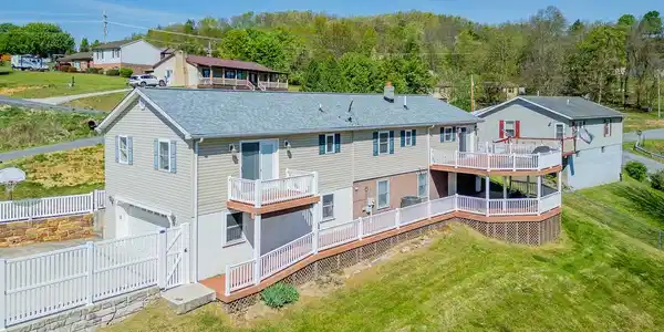 439 DOGWOOD DRIVE