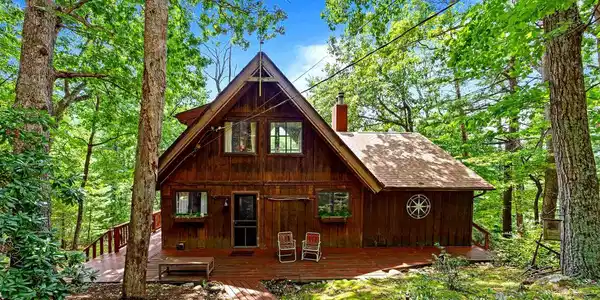 303 JORDAN HOLLOW ROAD