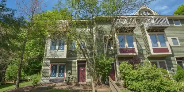 12 WINDING WAY