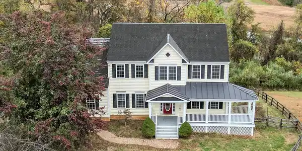5194 BEACH RIDGE LANE