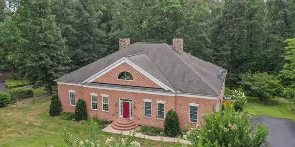 289 RELIANCE WOODS DRIVE
