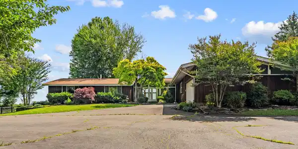 5114 LAUREL LANE