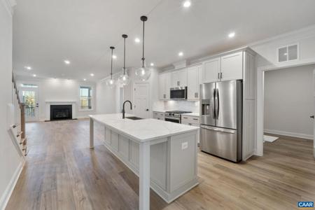 1331 LACONIA LN