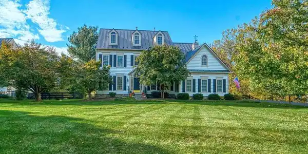 19075 FOXGREEN CIRCLE
