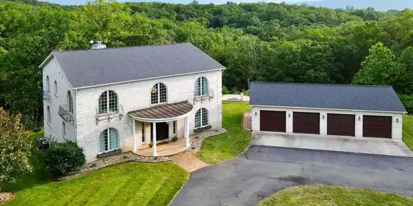 207 WEST VIEW DR DRIVE