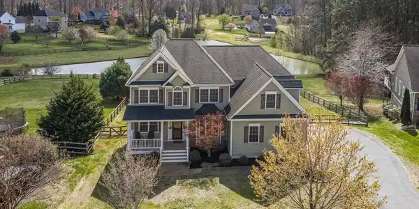 12 LONGFORD DR