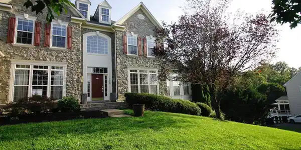 5569 JAMISONS FARM DRIVE