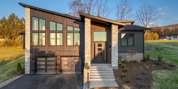 315 FARMHILL DRIVE