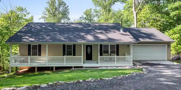 439 WINDY WAY