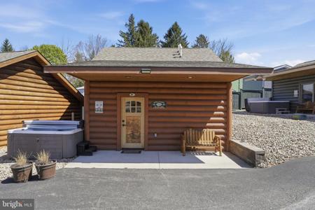26 LAKESIDE VILLAGE LANE