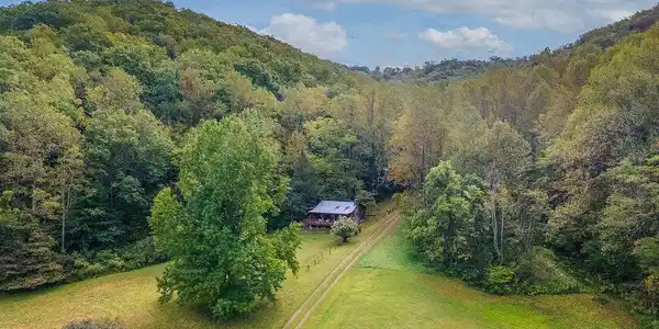 1463 QUAKER RUN ROAD
