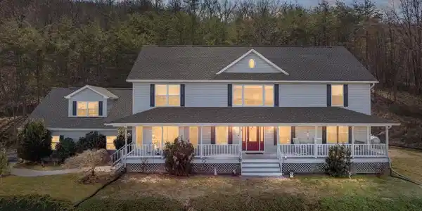 209 PARK RIDGE COURT