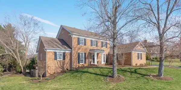 3176 DARBY RD