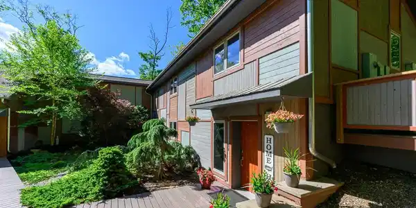 2804 JACKSON DRIVE