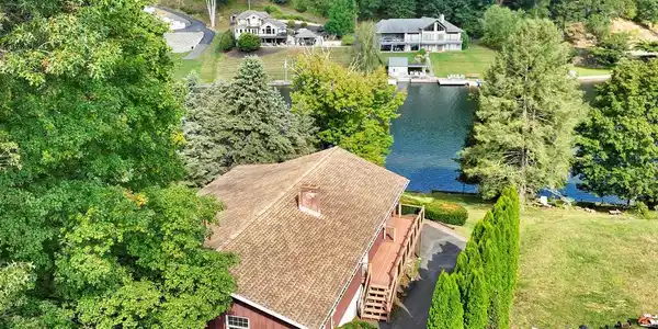 595 WYNONAH DRIVE