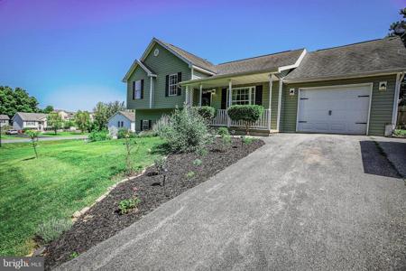 555 OAK LEE DRIVE