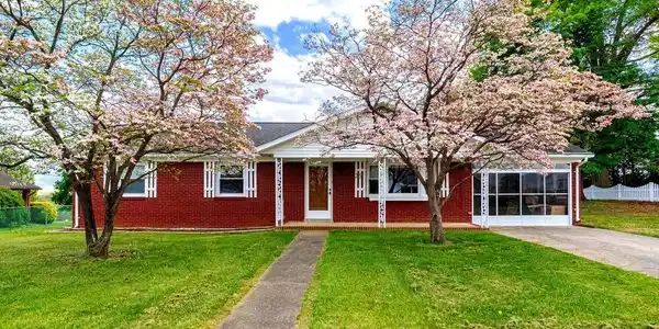 25 WOODLAND PARK DRIVE