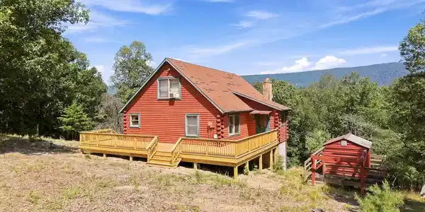 382 SUNDOWN TRAIL