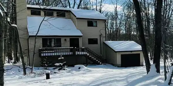 19 LIVINGSTON LANE